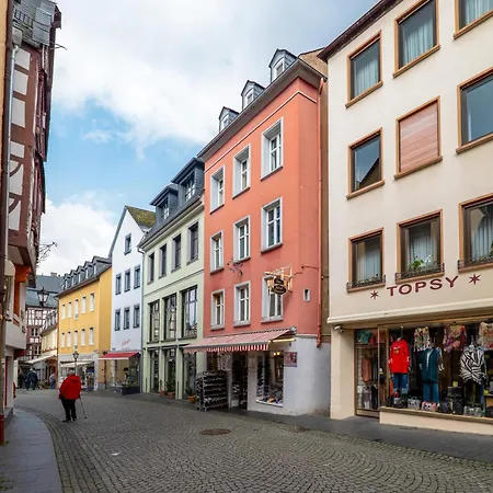 Altstadt-oase In Der Fußgängerzone * Bernkastel-Kues