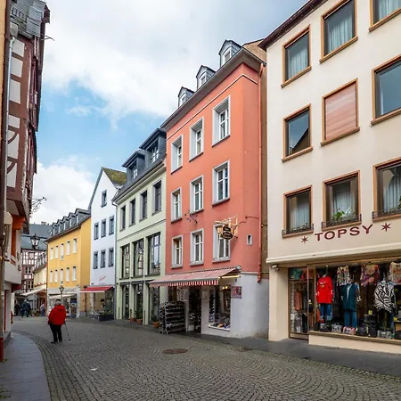 Altstadt-Oase In Der Fussgaengerzone * Bernkastel-Kues